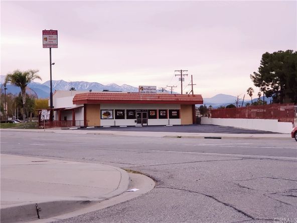 1040 W 40th St, San Bernardino, CA 92407